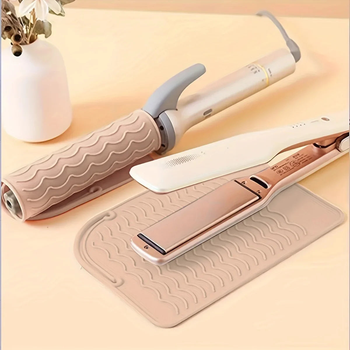 Silicone heat-resistant pad, suitable for hair styling tools such as curling irons and straighteners, as well as portable stylin